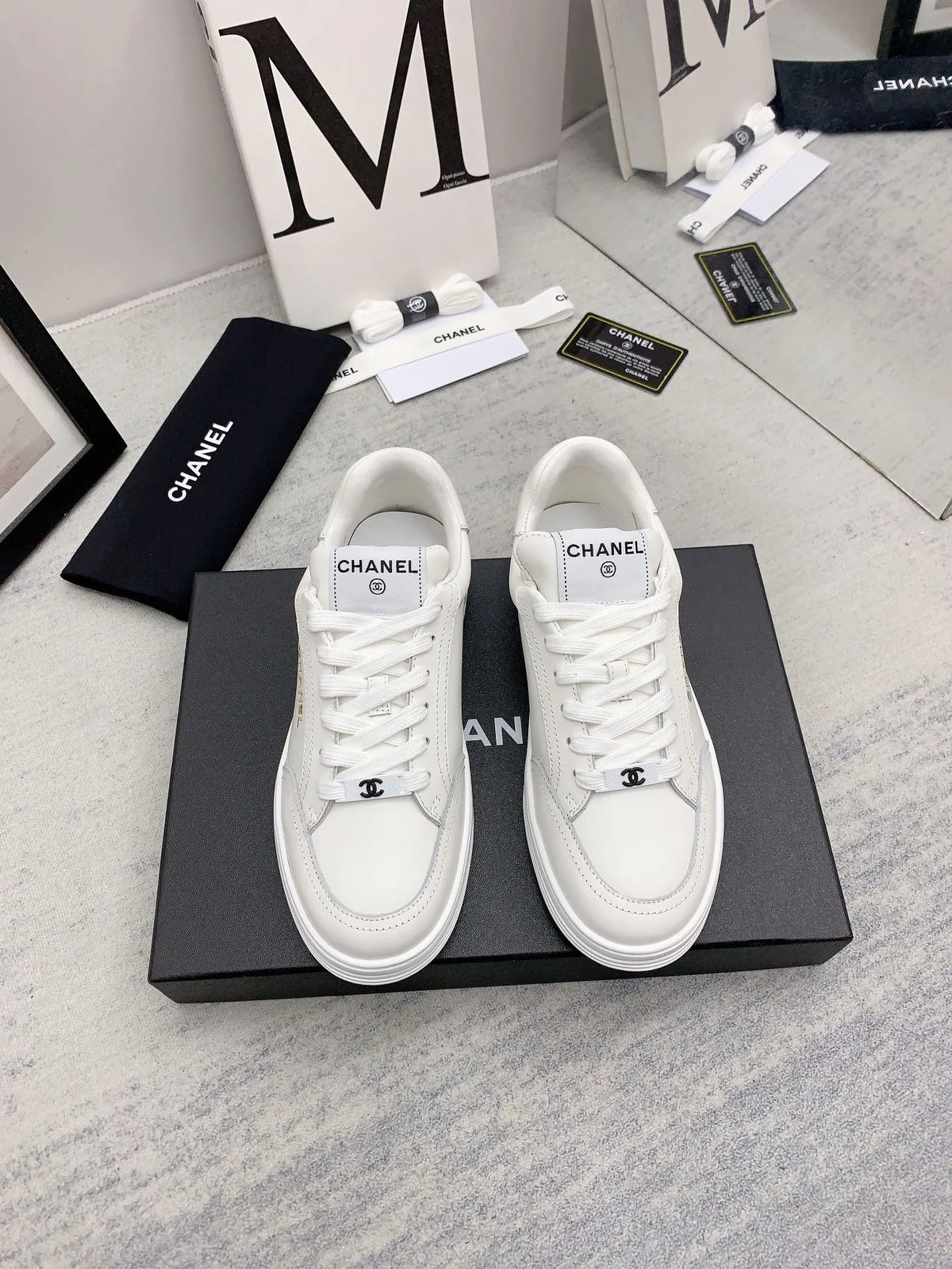 Women Sneakers B26117