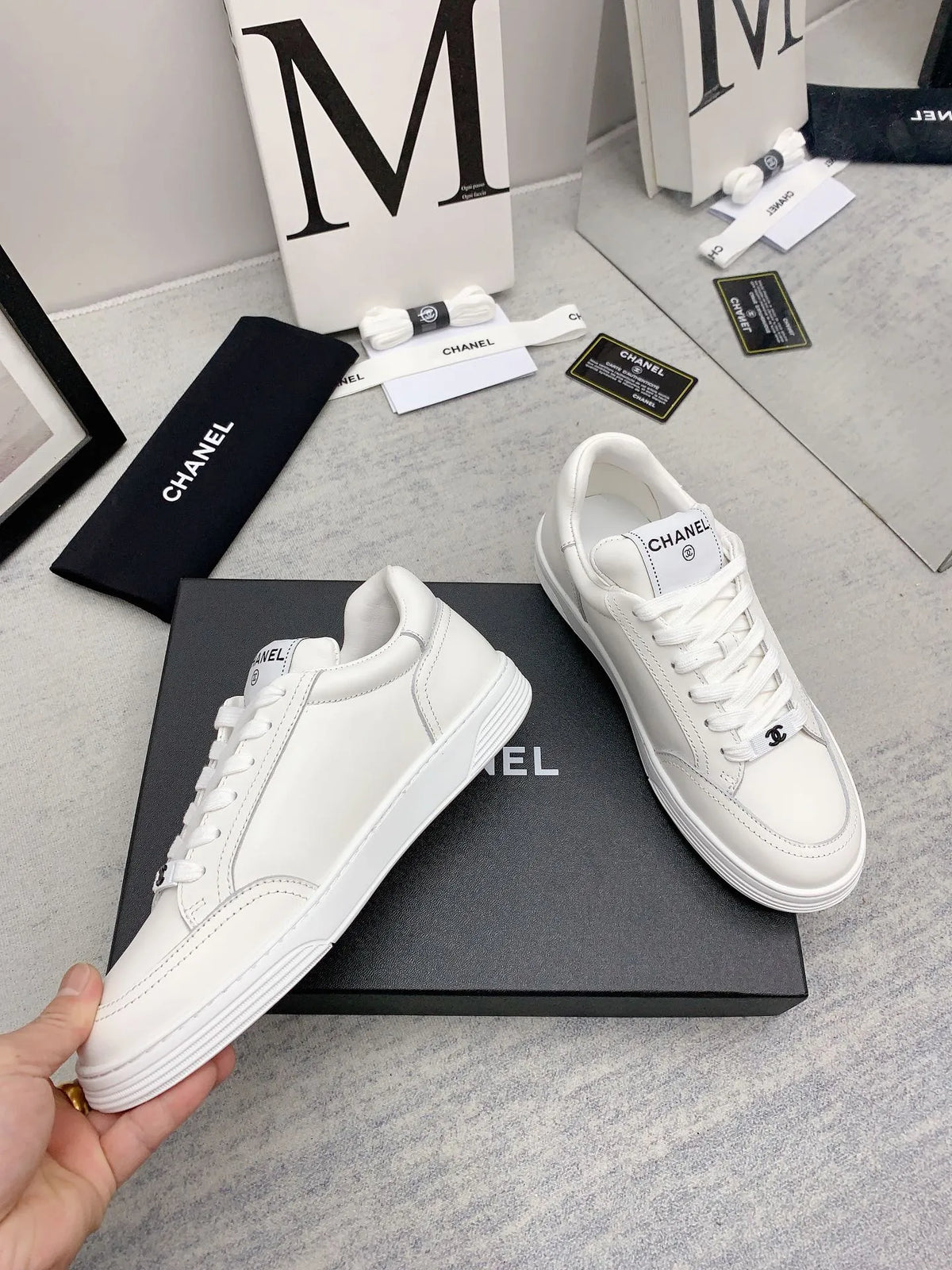 Women Sneakers B26117