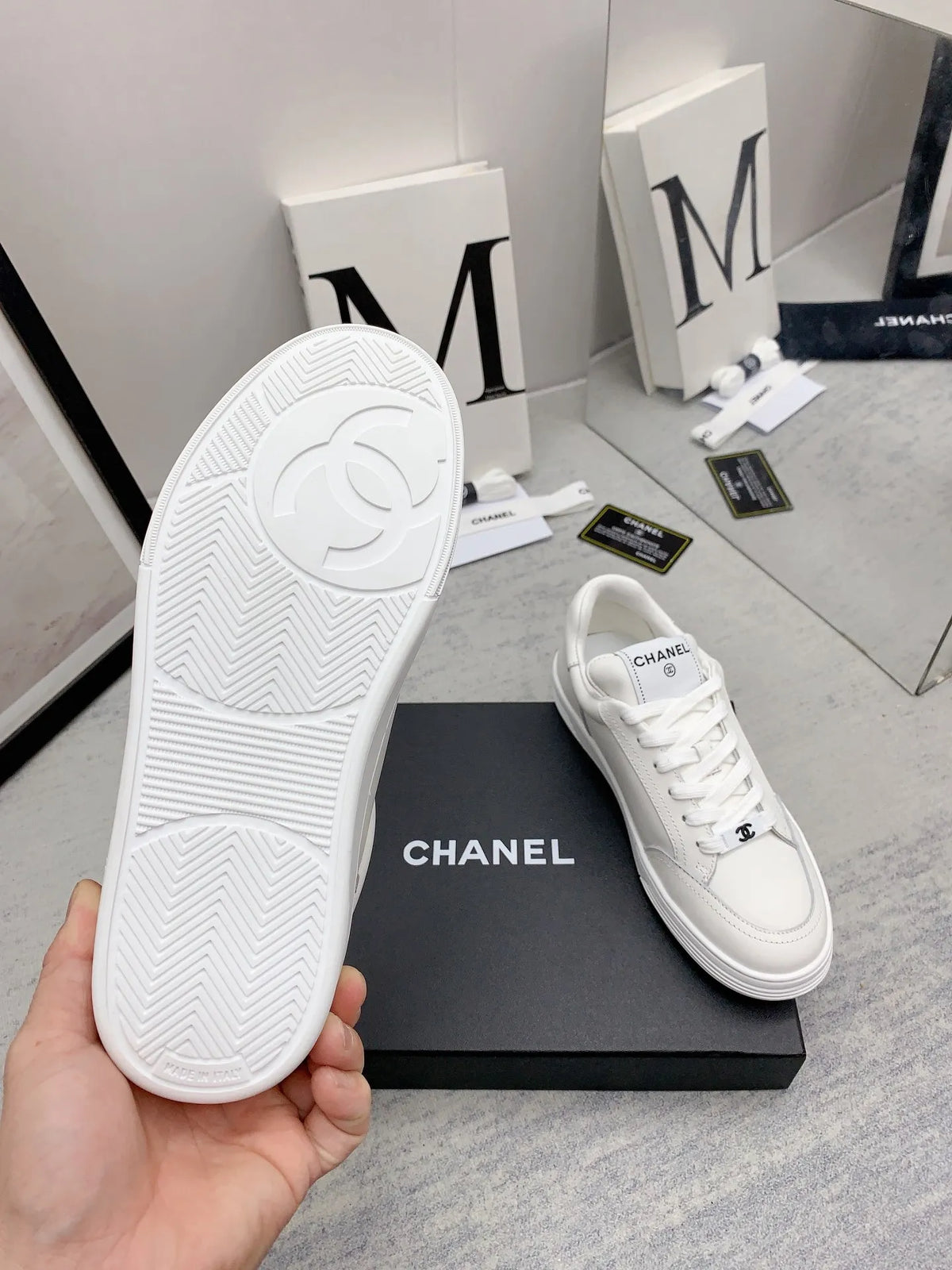 Women Sneakers B26117